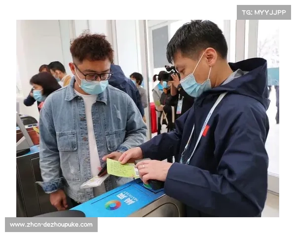 威悉球场除冰工作完成，安全通道保障观众入场